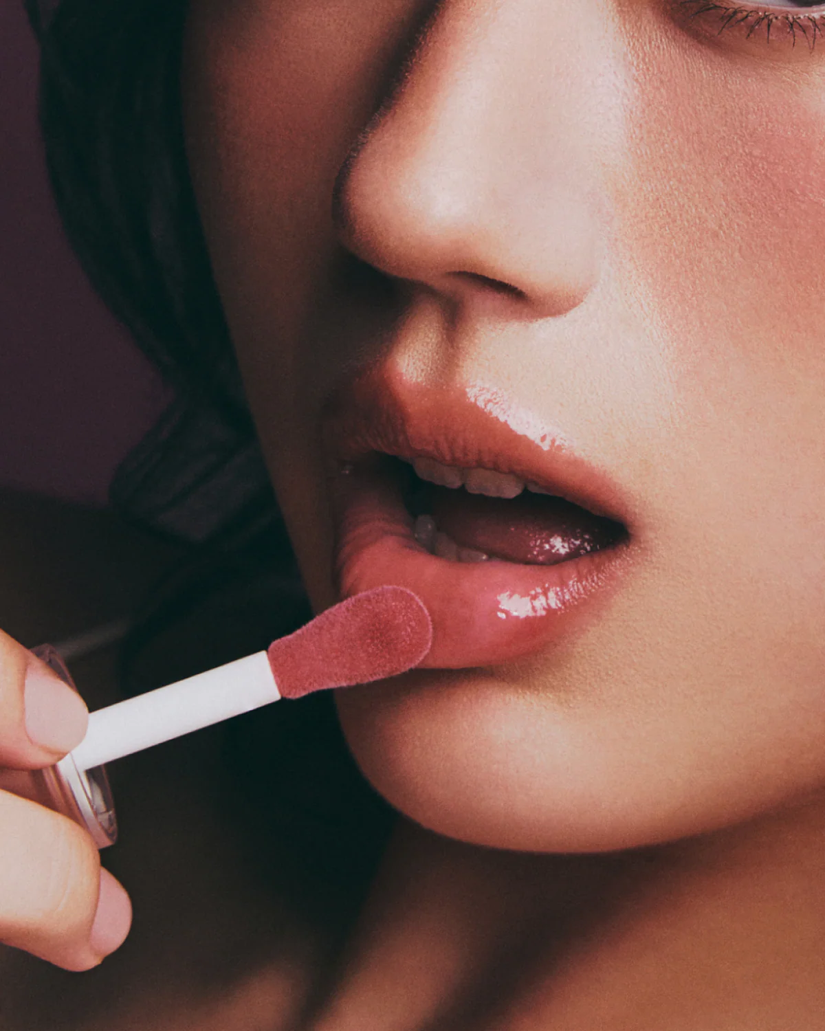 Vita Glow Lip Oil - Cozy Fig 4.5g - Image 2